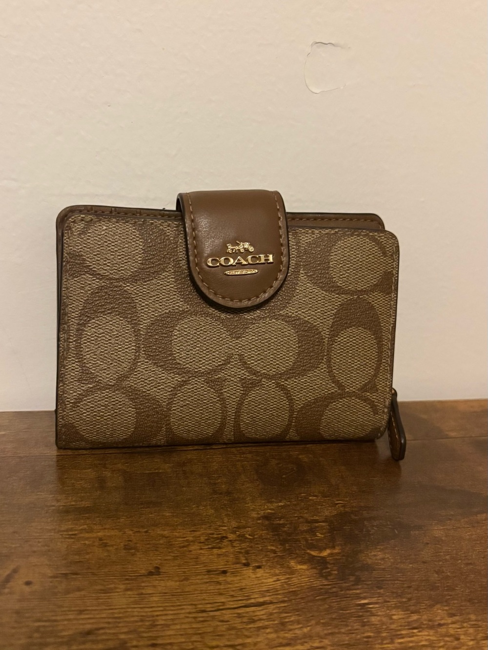 Authentic Coach Medium Corner Zip Wallet